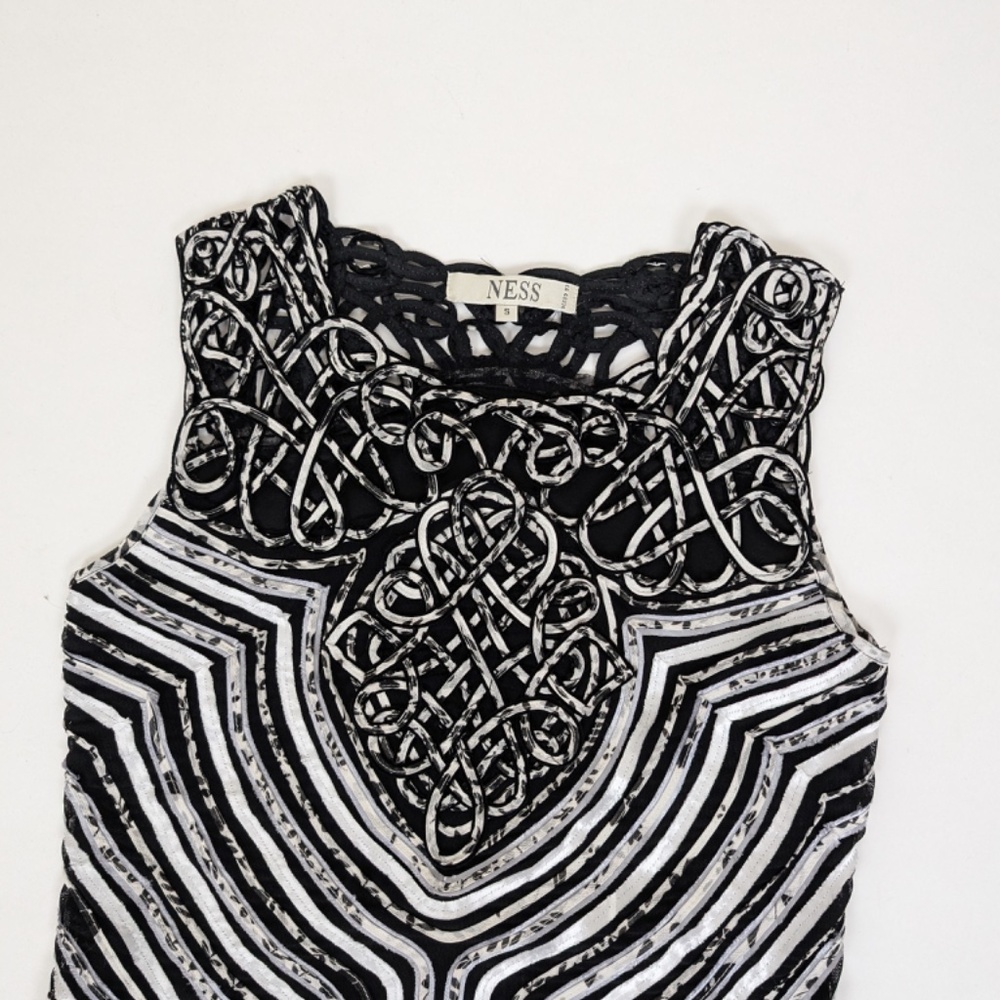 Y2K Cut-out Tank Top Size Small Black Geometric Sleeveless - Picture 5 of 8